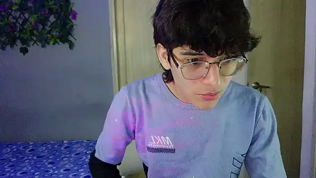 noah millerx online show from March 14, 4:52 am