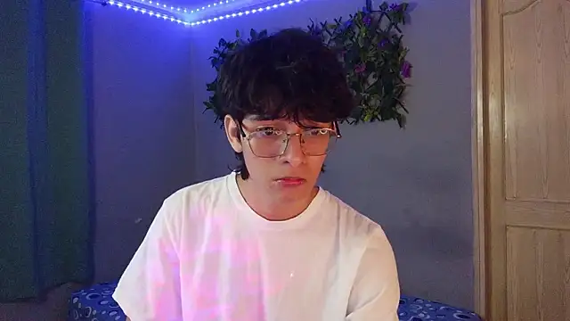 noah millerx online show from March 15, 4:53 am