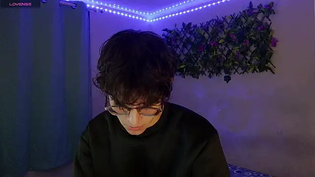 noah millerx online show from March 25, 3:54 am