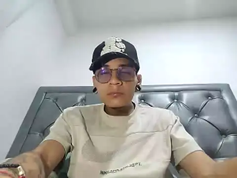 SweetMilo online show from February 28, 10:25 am