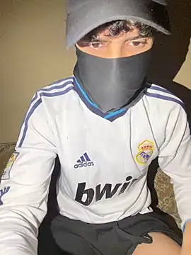 marouaN197 online show from April 1, 9:56 pm