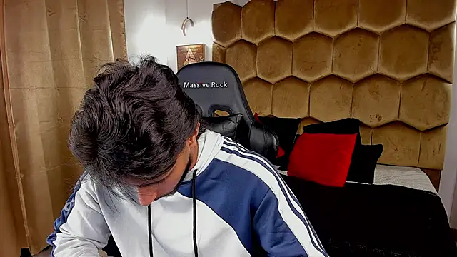 Emmet CollinsJS online show from March 26, 4:38 am