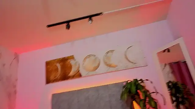 Mateo Valencia  online show from March 6, 1:41 pm