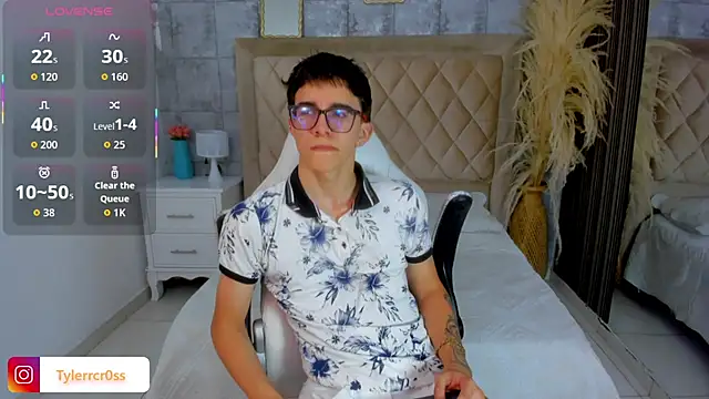 TylerCross  online show from April 13, 8:42 pm