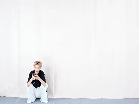 Vae-002 online show from April 18, 10:49 am