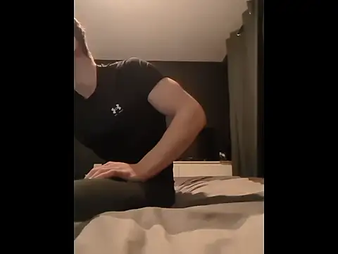 HornyKing2969 online show from April 2, 10:06 pm