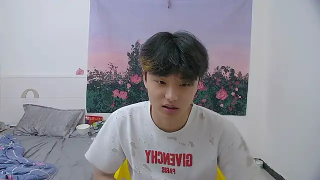 icecream-002 online show from April 22, 11:59 am