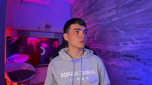 NicoKinggs  online show from April 9, 1:17 pm