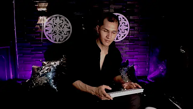 MilanDavid1 online show from March 22, 5:29 pm