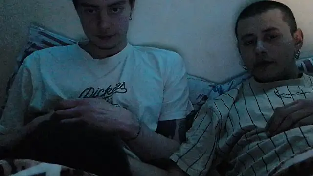 midnightbrothes1 online show from March 31, 3:30 am