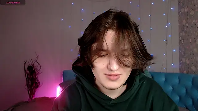 delalex online show from March 23, 8:59 pm