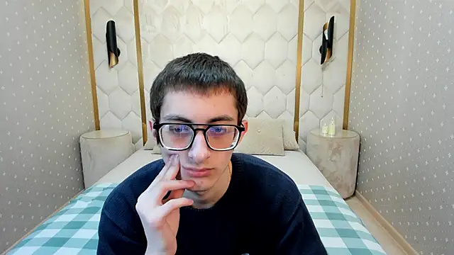 RonBevs online show from May 3, 8:22 pm