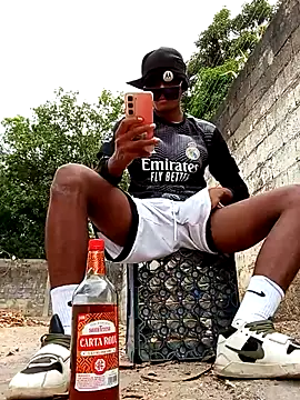 spittingpig1 online show from March 25, 1:59 pm