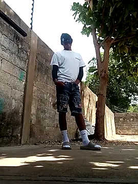 spittingpig1 online show from March 26, 2:43 pm