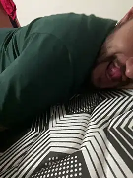 julichuby online show from March 27, 4:05 am