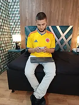 Joaho Fernandez online show from July 3, 9:39 pm