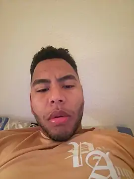 lindura00 online show from March 25, 12:58 am