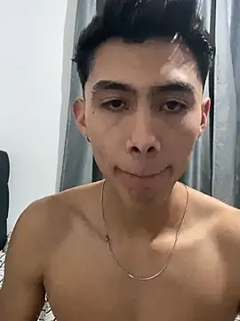 Snapshot of jmaxter chatting on April 11, 6:31 am jmaxter online show from April 11, 6:31 am