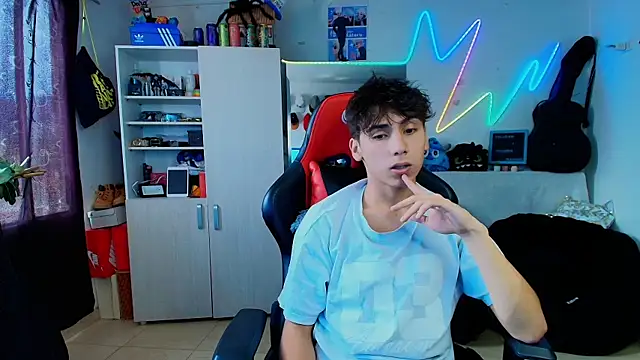 young liam online show from April 5, 4:47 pm