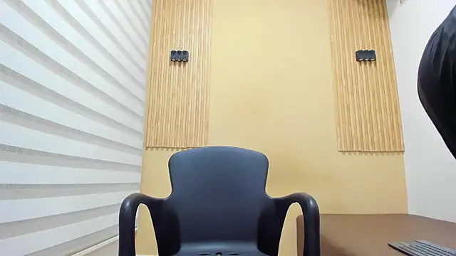 LEO FIOCCHI online show from April 6, 8:09 pm