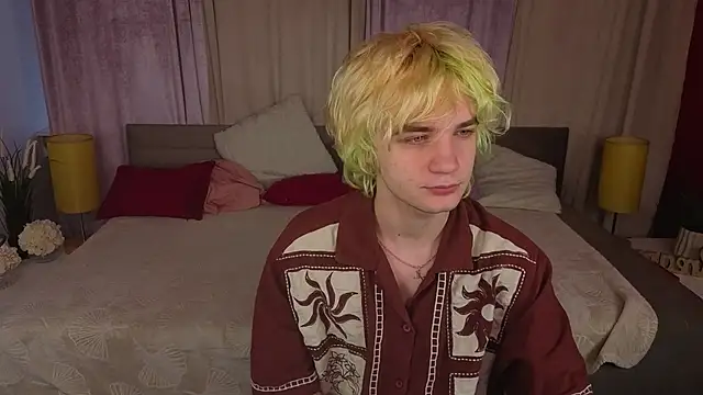 JameMilann online show from April 6, 6:14 am