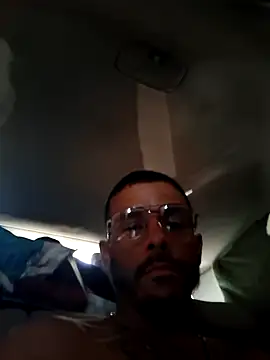 wildnfree12 online show from April 11, 9:40 pm