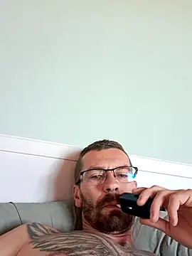 jozsi1995 online show from July 30, 4:56 am