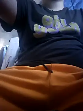 tobiasraimundo1 online show from April 4, 5:32 pm