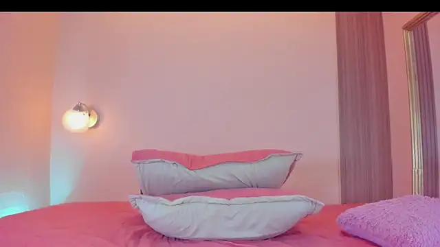 MiaFoxxx5 online show from April 10, 7:21 pm