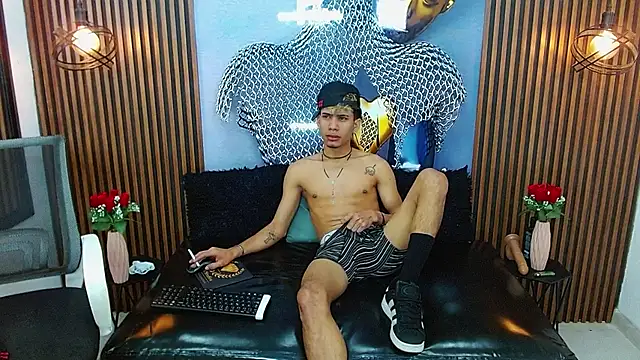 Skinny cute Alyer online show from July 7, 7:09 am