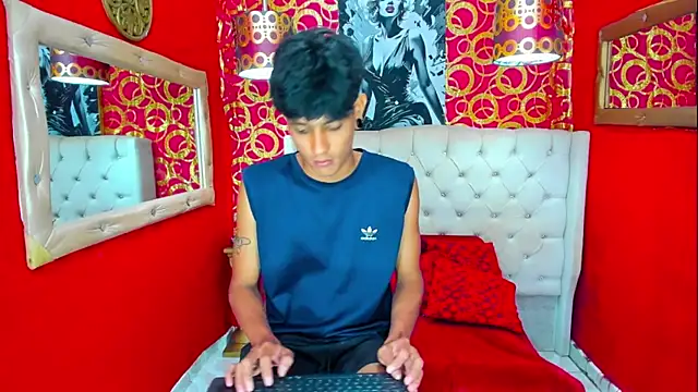 straightyoungpein online show from April 15, 4:45 am