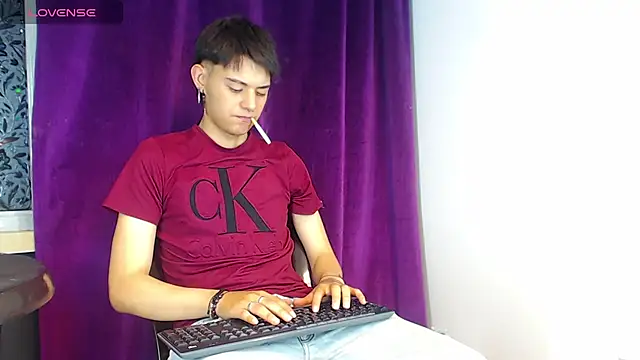 luckk  online show from May 31, 5:41 am
