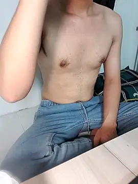 Louis Caoxxx online show from May 10, 6:20 pm