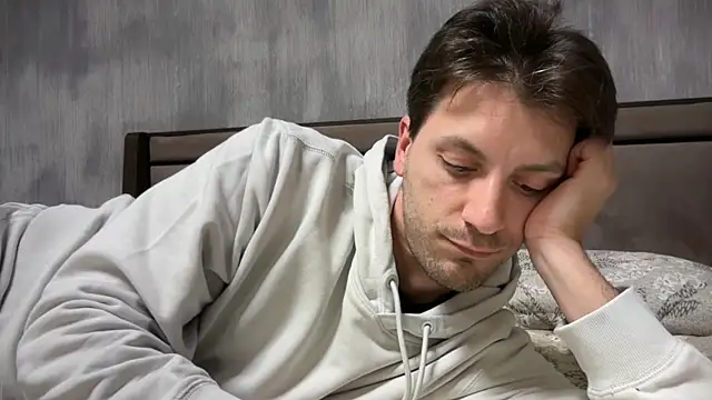 italianass94 online show from May 11, 7:33 pm