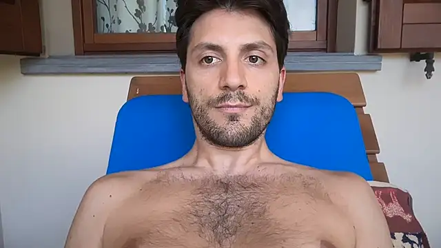 italianass94 online show from May 23, 1:16 pm