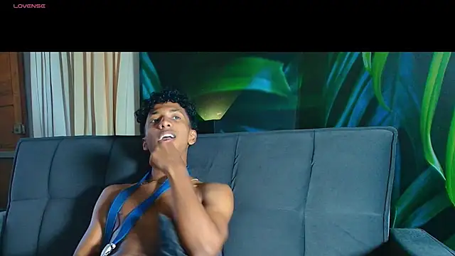 AdamCarterr online show from April 28, 8:24 pm