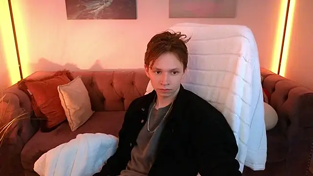 Meverik Oushen online show from July 29, 9:03 pm