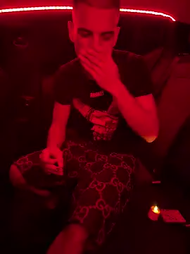 Milanese22 online show from April 26, 7:10 pm