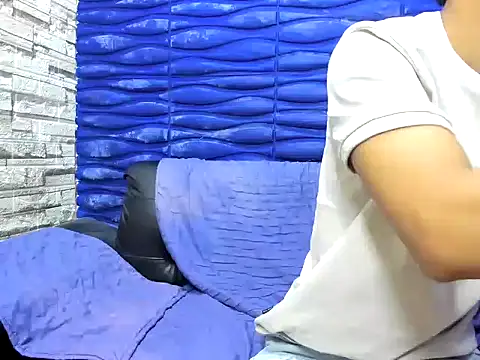 milox castro online show from April 28, 4:55 pm