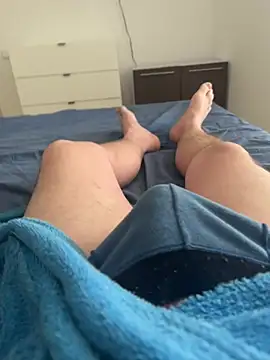 De mo  online show from April 28, 3:28 pm