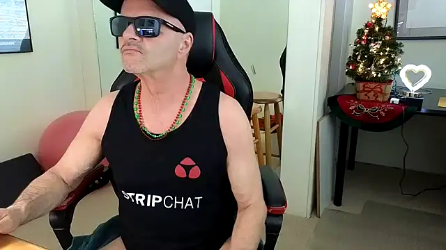 hotdadbod online show from December 19, 9:17 pm