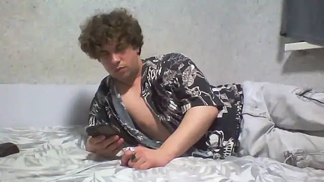 hydrangea228 online show from May 19, 9:32 pm