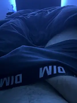 jeunehommeprecoce online show from May 21, 2:40 am