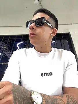 jhuan99 online show from July 4, 7:17 pm