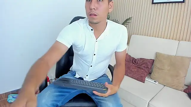 Mauro boy online show from June 22, 7:07 pm