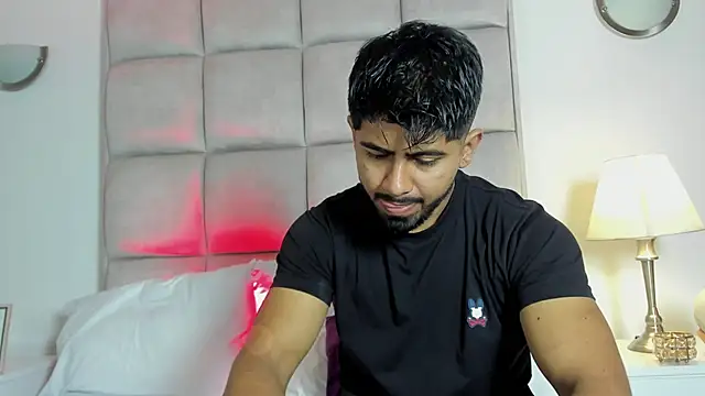 Teaserhousejj  online show from June 3, 1:35 pm