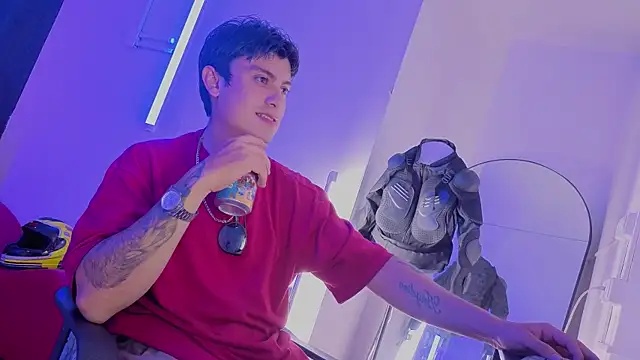 angel still  online show from July 4, 3:42 am