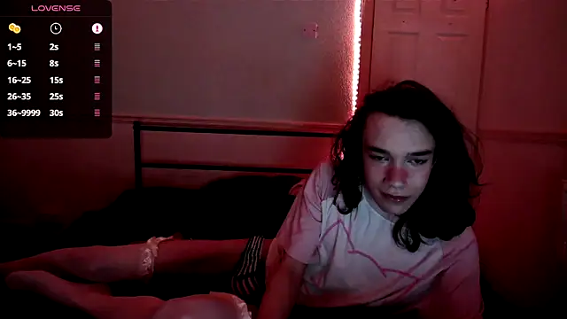 Straything online show from June 11, 7:56 pm