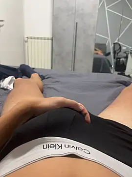 giovvgg online show from August 9, 1:06 pm