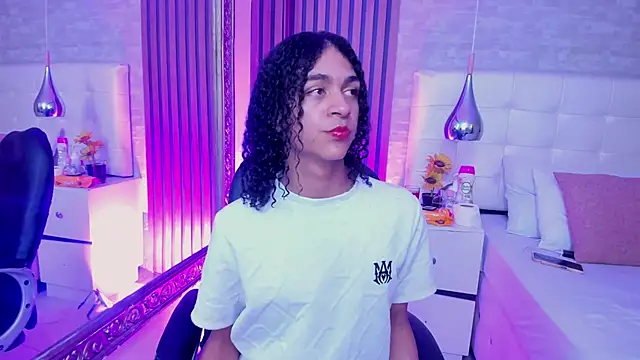 KyleeSmiith online show from July 2, 4:07 am